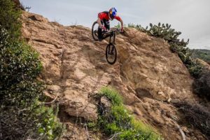 Balap Sepeda Gunung Downhill